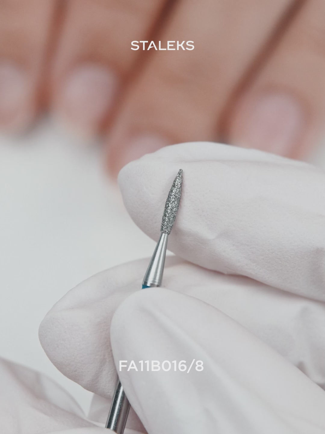 Carica video: STALEKS EXPERT Fresa diamantata Fiamma acuta blu, diametro 1,6 mm, parte lavorativa 8 mm