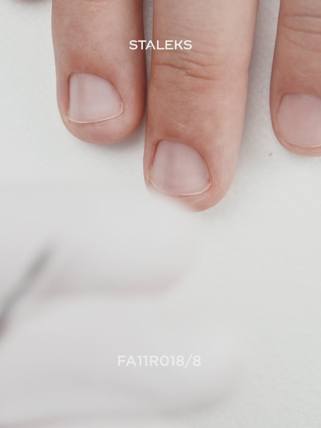 Laadi video: STALEKS EXPERT Teemantnagelpuur "Terav leek" punane, läbimõõt 1,8 mm, tööosa 8 mm