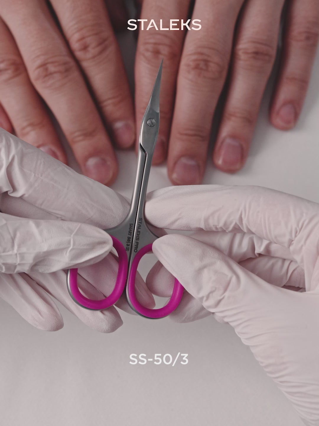 Încărcați video: STALEKS SMART 50 TYPE 3 Foarfece profesionale pentru cuticule